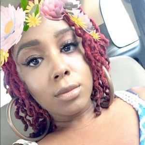 Meet your Posher, Simone